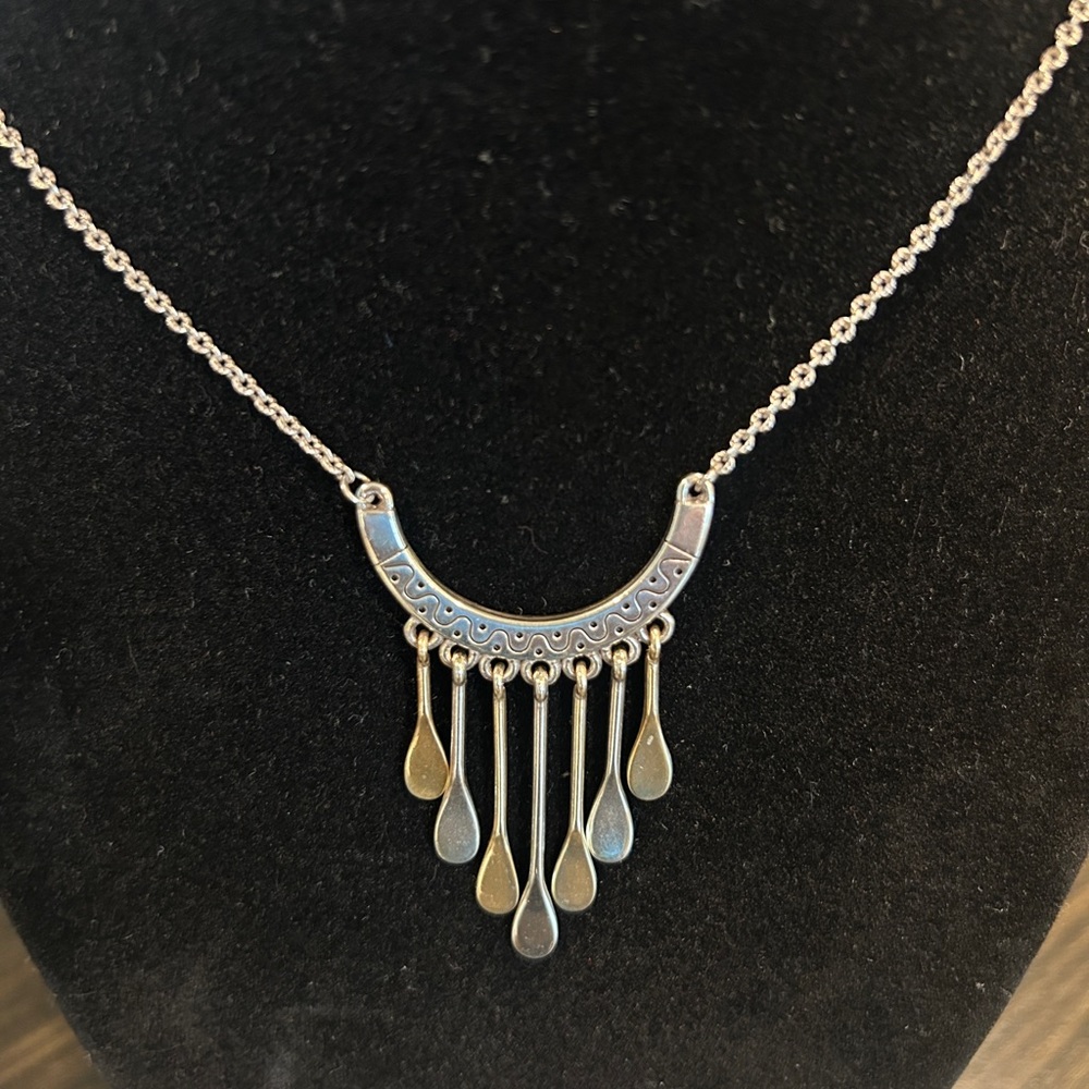 Elegant Silver Teardrop Necklace